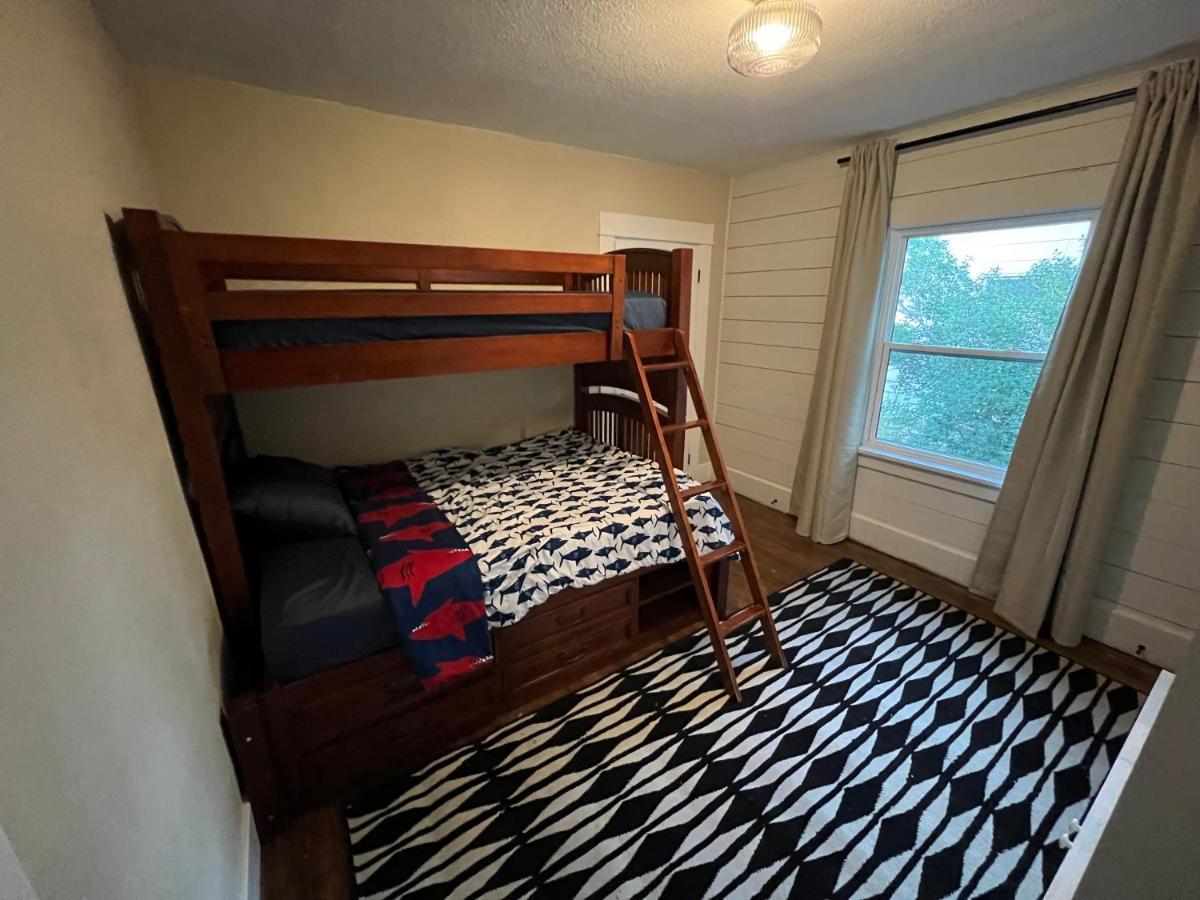 Downtown Williams, Walk Everywhere, Remodeled Exterior foto